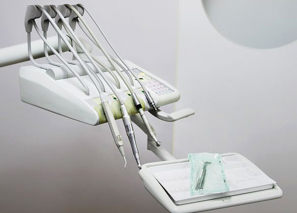 Pulizia dei denti: perchè e quando effettuarla dal dentista